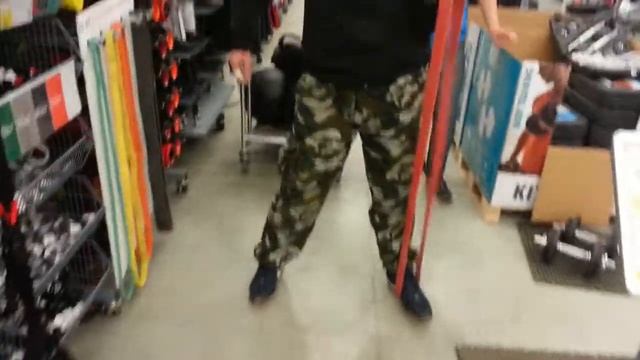 В Декатлоне попробовал резину на 45 кг смотреть онлайн