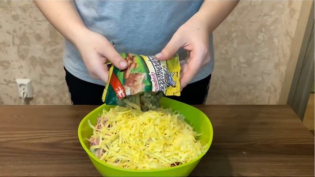 САЛАТЫ НА ПРАЗДНИЧНЫЙ СТОЛ С ПЕКИНСКОЙ КАПУСТОЙ / ДВА САЛАТА ЗА 15 МИНУТ / САЛАТЫ НА НОВЫЙ ГОД смотреть онлайн