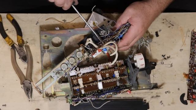 Золотишко из хлама.Белорусский радиоприёмник СЕЛЕНА В 215. смотреть онлайн