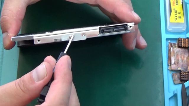 Как установить салазки для HDD DEXP AT-DH01 смотреть онлайн