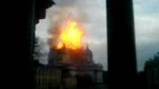 Горит Троицкий собор