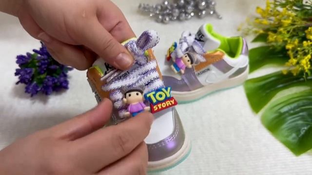 Детские кросовки. смотреть онлайн