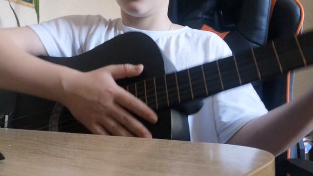 как научиться играть на гитаре за 10 минут? Научу аккорда | how to learn to play the guitar in 10 m смотреть онлайн