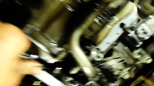 Снятие поддона и замена масляного насоса Volkswagen T5 двигатель 2.5 AXD смотреть онлайн