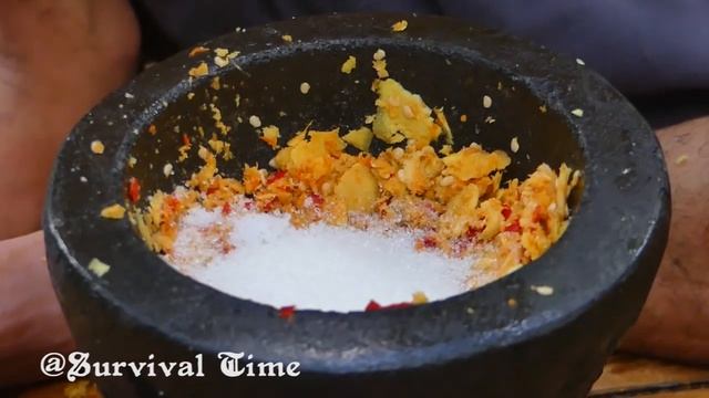 COOKING SNAKE WITH SECRET RECIPE IN THE FOREST EATING DELICIOUS - Приготовление змеи по секретному смотреть онлайн