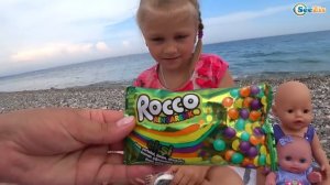 Пикник у Моря Ярослава и Куклы Беби Бон пробуют Турецкие Сладости Baby Born Doll