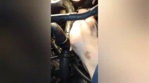 Ремонт системы охлаждения на Рено Сценик 2.  3 часть. (установка радиатора, термостата и насоса).