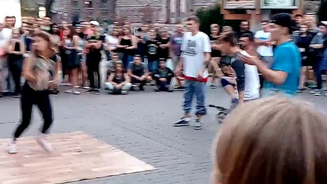 Танцы в Киеве, Украина часть первая.