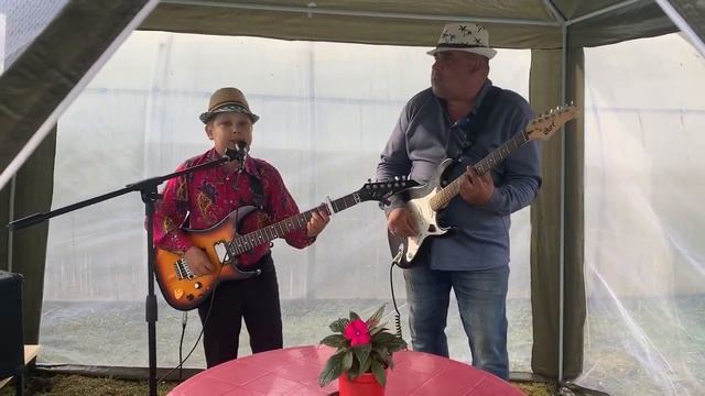 Плачет девушка в автомате! смотреть онлайн