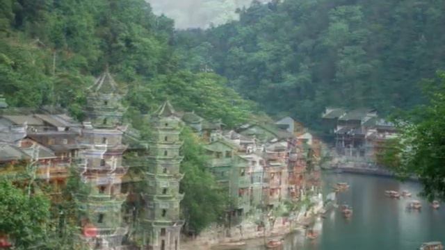 中國快樂頌-鳳凰城 смотреть онлайн