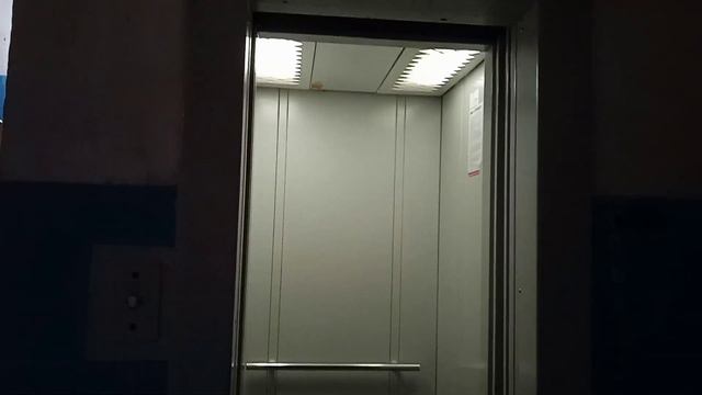 💥Изрисованный подъезд! Пассажирский лифт МЛМ 2018 года. смотреть онлайн