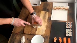 Как правильно резать роллы