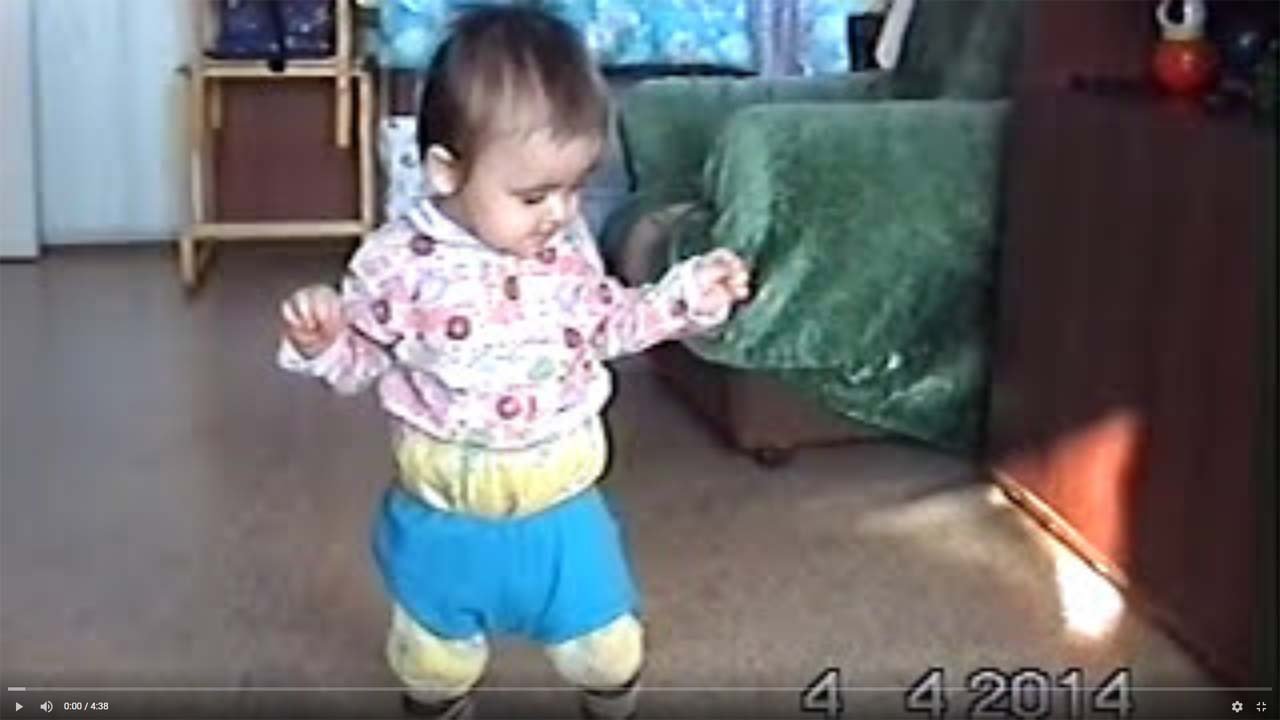 Учимся ходить - Первые шаги ребёнка смотреть онлайн