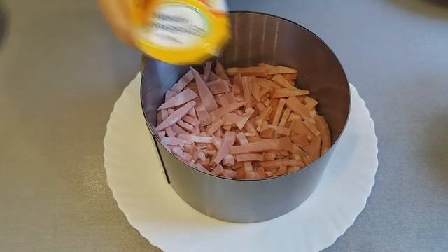 Салат с Ветчиной ,Сыром,Томатами и Сладким перцем.Бесподобно Вкусный и Нежный. смотреть онлайн