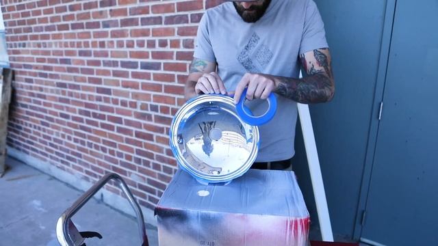 Up-Cycle a Vintage Space Heater! Turn it into a Lamp! Salvage Series Episode 2 смотреть онлайн