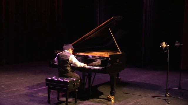 Hudson Ragins Performs at the 2019 Junior Solo Finals смотреть онлайн