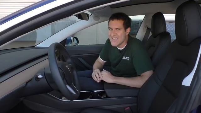 Вот почему Tesla Model 3 - крутейшая машина 2017 года смотреть онлайн