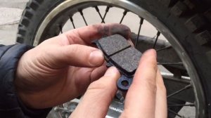 Motorcycle. Rear brake pads. Замена тормозных колодок на мотоцикле.