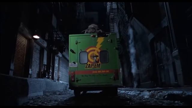 Hilarious scene from movie Men In Black: Edgar bug the farmer, super crazy, insane bug смотреть онлайн