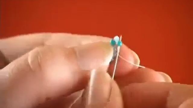 Как плести фенечки из бисера - простой урок смотреть онлайн