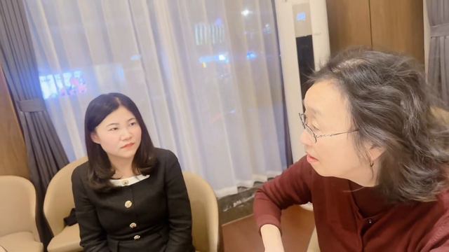 重回母校！看看中国教授眼中的小雪是怎么样的？ смотреть онлайн