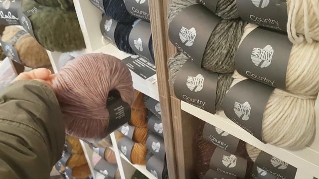 Шопинг в магазине пряжи ?