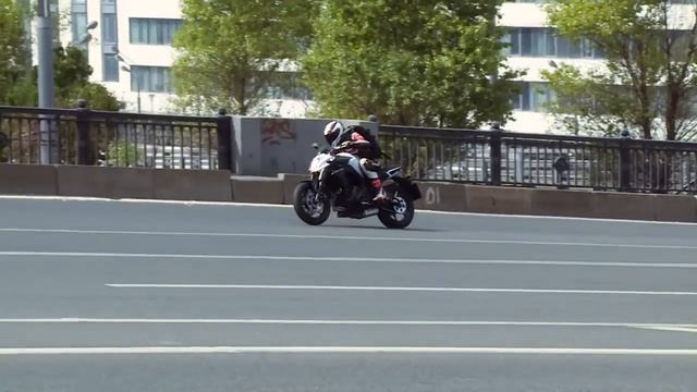 Honda CB650F, Honda NC750S, Kawasaki ER-6N, Yamaha MT-07 смотреть онлайн