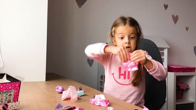 БУМАЖНЫЕ СЮРПРИЗЫ! РАСПАКОВКА СЮРПРИЗ КУКЛЫ ЛОЛ В ПОДАРКАХ! Меняет цвет! LOL PRESENT SURPRISE 2020 смотреть онлайн