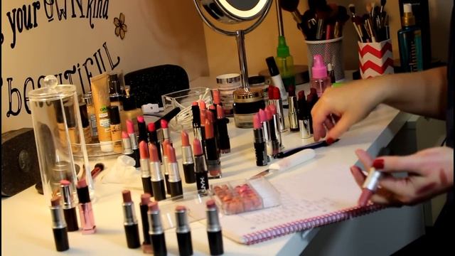 Melting/Depotting lipsticks into a Vueset Palette смотреть онлайн