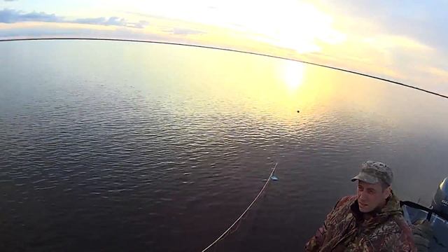 Рыбалка сетями на Крайнем севере \ Рыбалка на Печоре \ Проверка сетей. смотреть онлайн