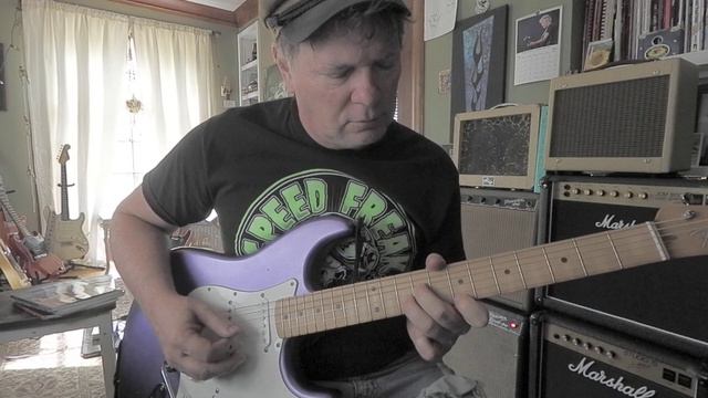 Fender Vintera Road Worn Mischief Maker Strat in Metallica Purple Chicago Music Exchange Test смотреть онлайн