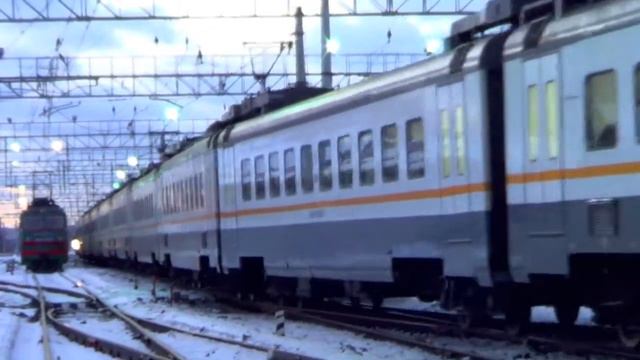 ВЛ10У-916 и приветливый ЭД4М-0502 "Наше Подмосковье-Спутник":-) смотреть онлайн