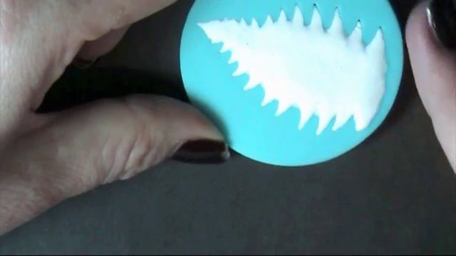 Martha Stewarts Crafters Clay - How to make the fern leaf смотреть онлайн