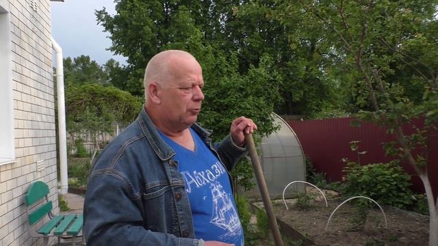 Окучиваем картофель первый раз. смотреть онлайн