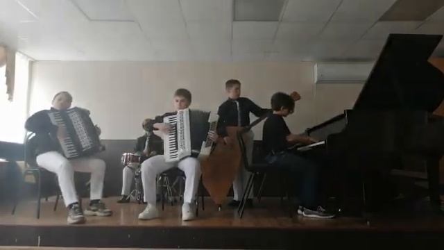 Е. Дербенко "Старый трамвай", инструментальный ансамбль "Браво" город Воронеж смотреть онлайн