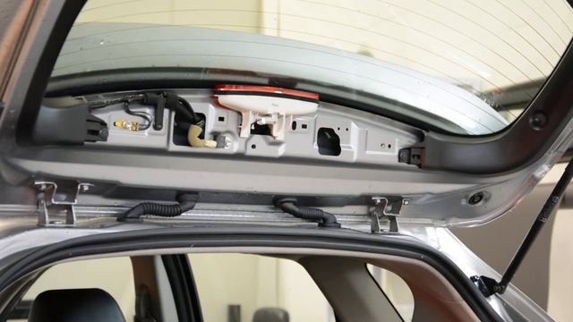 Third Brake light removal Mazda 3 смотреть онлайн