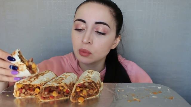 ЖЕНСКАЯ СОЛИДАРНОСТЬ НА 0/ Буритто Мукбанк/ Ayka Emilly смотреть онлайн