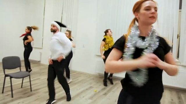 Новогодний танец "Разговор со счастьем" смотреть онлайн