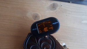 КАК НАСТРАИВАТЬ ГИТАРУ? ПО ТЮНЕРУ. Советы для новичков