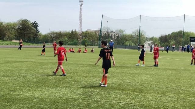 СШОР-6 (г.Пятигорск) - ДЮСШ-1 (г.Моздок) 2-й тайм 4:2 смотреть онлайн