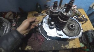 Установка шестерен кпп от 2110 в тросиковую кпп 2180.Краилово на пару с колхозингом.