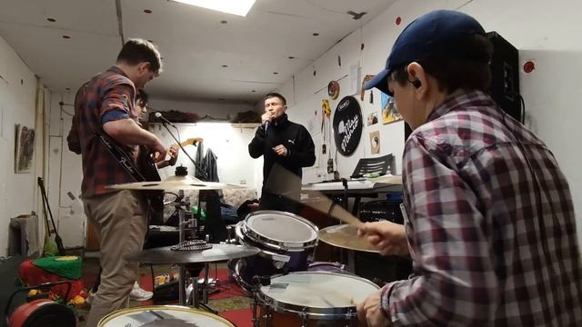 ПОДНЯЛ ЦЕНУ. НЕ НРАВИТСЯ КАК СНИМАЕТ XIAOMI. УРОНИЛ ТЕЛЕФОН. смотреть онлайн