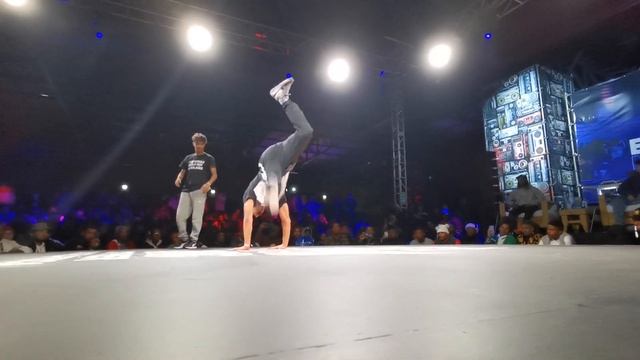 B-Boy Shady. vs Toufeeq Red Bull BC One Cypher South Africa 2023 Top 8 смотреть онлайн