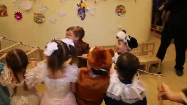 Сема Саратов . Новогодний праздник 2013 422-422 www.semasaratov.ru смотреть онлайн