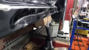 ?МЕТОДЫ СЛОЖНОГО КУЗОВНОГО РЕМОНТА. БОКОВОЙ УДАР. В РЕМОНТЕ ОБЕ СТОЙКИ И ПОРОГ. ПОСОБИЕ ПО РИХТОВКЕ