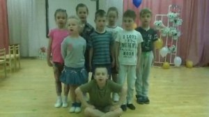 Прощальная с детским садом! Голуби летят над детским садом)