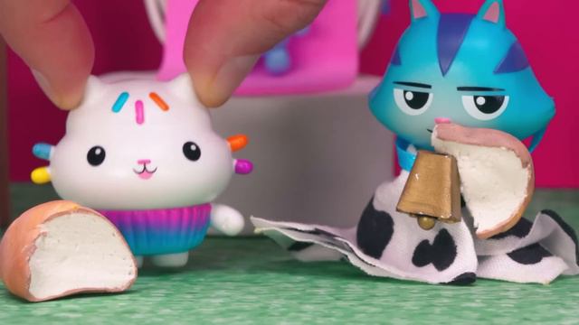 Make Believe Adventures with Gabby | 30+ Minute Compilation | GABBY'S DOLLHOUSE TOY PLAY ADVENTURES смотреть онлайн
