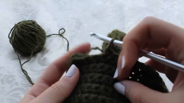Detailed Crochet Halter Top смотреть онлайн