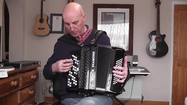 How To Play The Chromatic Button Accordion - Lesson One смотреть онлайн
