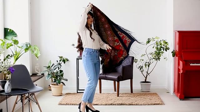 Многоцветный платок из уплотненной шерсти с шелковой бахромой "Вернисаж", 1976-14, 148х148см смотреть онлайн